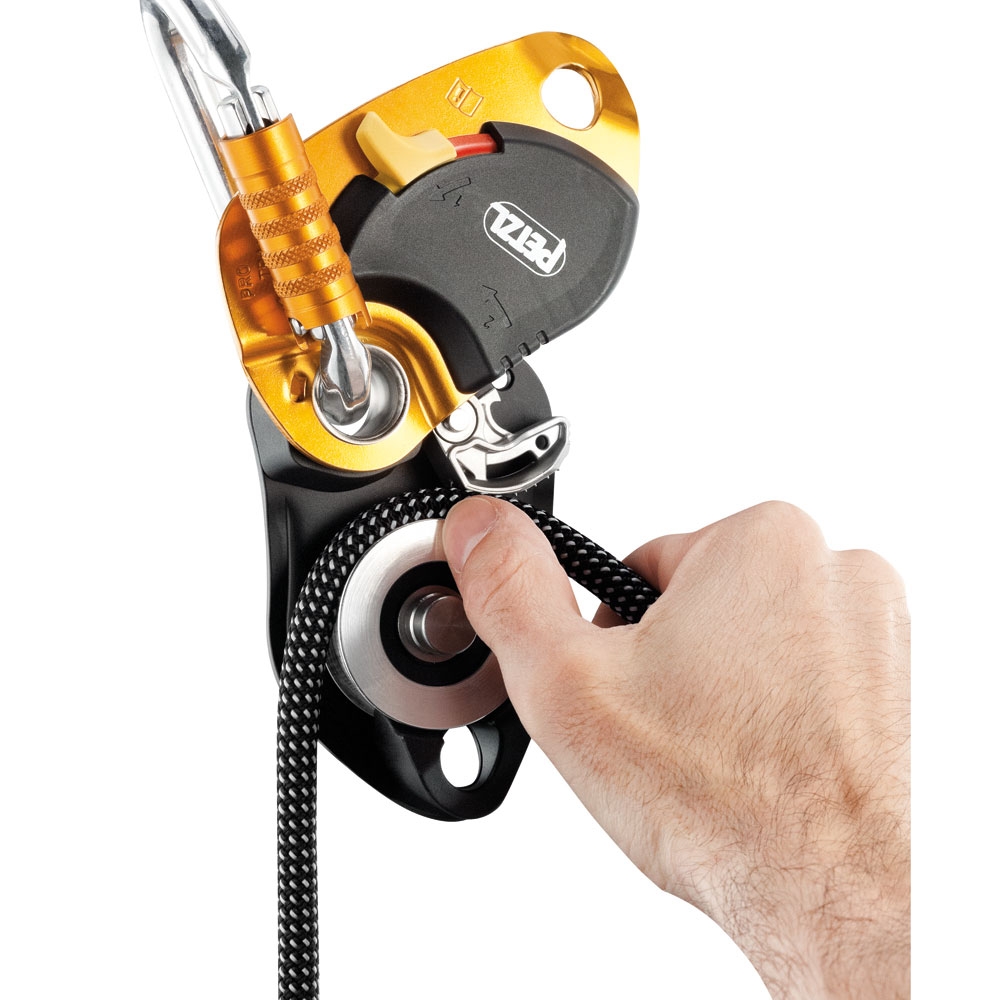 Petzl Petzl Pro Traxion P51 A stijgen, dalen en katrollen Petzl Pro Traxion Yellow P51 A stijgen, dalen en katrollen online bestellen bij Kathmandu Outdoor & Travel