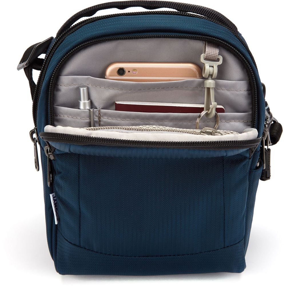 Pacsafe Pacsafe MetroSafe LS 100 Anti-Theft Crossbody Econyl 40115641 tassen Pacsafe MetroSafe LS 100 Anti-Theft Crossbody Econyl Ocean 40115641 tassen online bestellen bij Kathmandu Outdoor & Travel