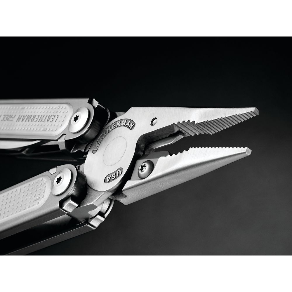 Leatherman Leatherman Free P2 Multitool LE FP2 messen & tools Leatherman Free P2 Multitool Zilver LE FP2 messen & tools online bestellen bij Kathmandu Outdoor & Travel