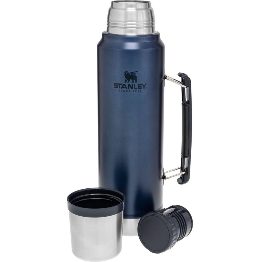 Stanley Stanley The Legendary Classic Bottle 1,0L 10-08266-017 drinkflessen en thermosflessen Stanley The Legendary Classic Bottle 1,0L Nightfall 10-08266-017 drinkflessen en thermosflessen online bestellen bij Kathmandu Outdoor & Travel