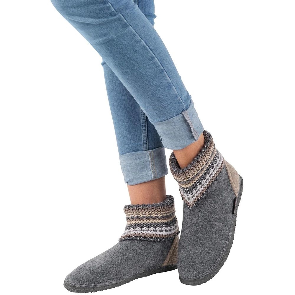 Giesswein Giesswein Kiel Women's 74-10-55179-017 pantoffels en huissokken Giesswein Kiel Women's Schiefer 74-10-55179-017 pantoffels en huissokken online bestellen bij Kathmandu Outdoor & Travel