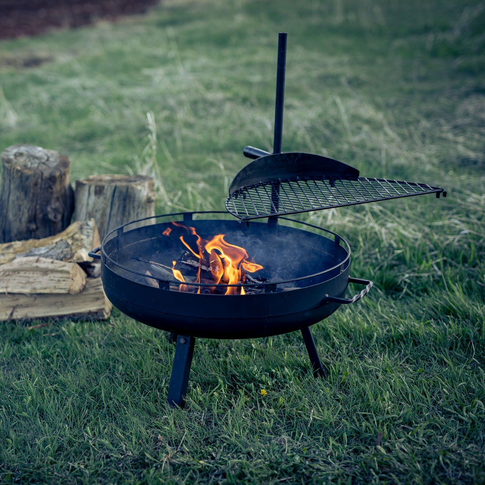 Barebones Barebones Cowboy Firepit Grill Small CKW-440 koken Barebones Cowboy Firepit Grill Small Black CKW-440 koken online bestellen bij Kathmandu Outdoor & Travel