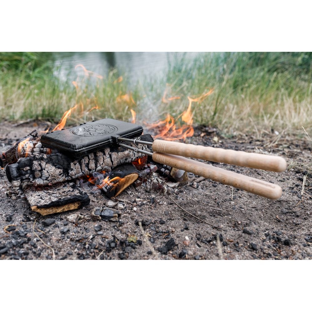 Petromax Petromax Wafelijzer Gietijzer Kort WF Iron S koken Petromax Wafelijzer Gietijzer Kort Black WF Iron S koken online bestellen bij Kathmandu Outdoor & Travel