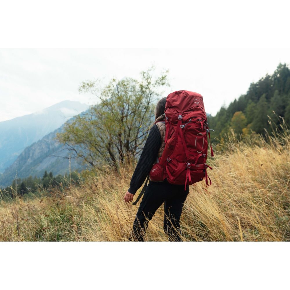 Osprey Osprey Ariel 65 M/L Women's 10002883 trekkingrugzakken Osprey Ariel 65 M/L Women's Claret Red 10002883 trekkingrugzakken online bestellen bij Kathmandu Outdoor & Travel