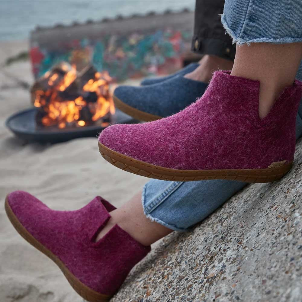 Glerups Boot Rubber Cranberry GR07-cranberry/HNRU pantoffels en huissokken online bestellen bij Kathmandu Outdoor & Travel