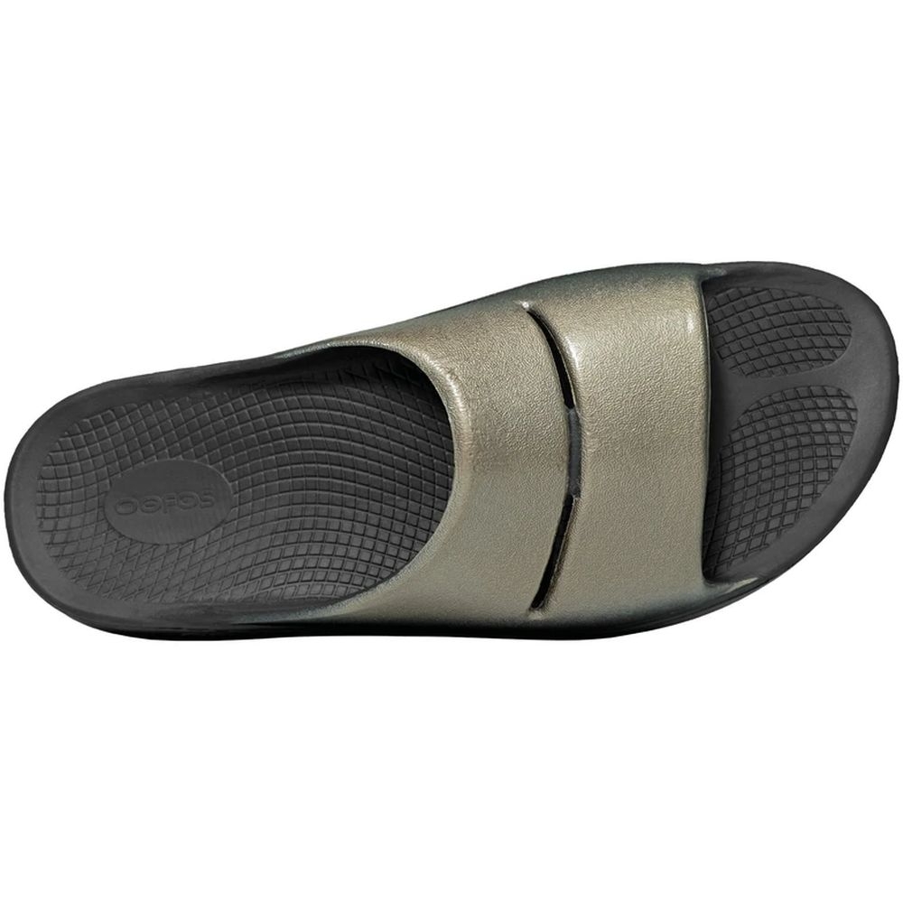 Oofos Oofos OOahh Luxe Slide Women's 1101-LATT slippers Oofos OOahh Luxe Slide Women's Latte 1101-LATT slippers online bestellen bij Kathmandu Outdoor & Travel