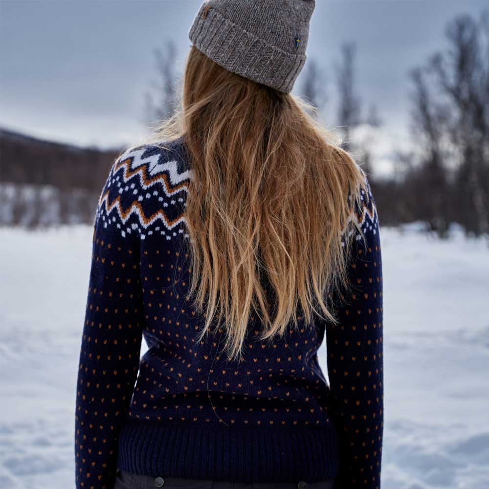 Fjällräven Fjällräven Ovik Knit Cardigan Women's 84148-555 fleeces en truien Fjällräven Ovik Knit Cardigan Women's Dark Navy 84148-555 fleeces en truien online bestellen bij Kathmandu Outdoor & Travel