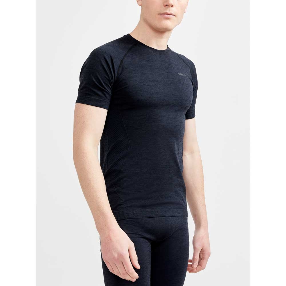 Craft Craft Core Dry Act. Comf.Short Sleeve 1911678-B999000 onderkleding/thermokleding Craft Core Dry Act. Comf.Short Sleeve Black 1911678-B999000 onderkleding/thermokleding online bestellen bij Kathmandu Outdoor & Travel
