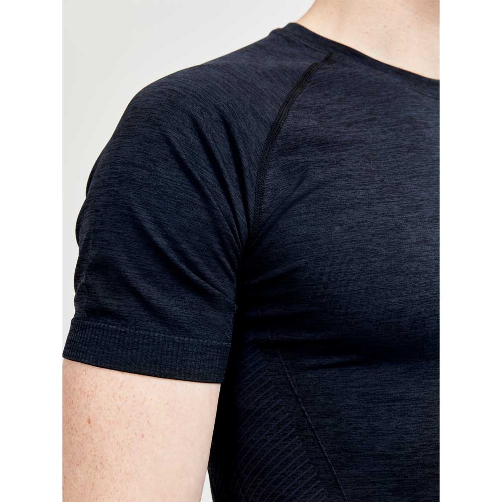 Craft Craft Core Dry Act. Comf.Short Sleeve 1911678-B999000 onderkleding/thermokleding Craft Core Dry Act. Comf.Short Sleeve Black 1911678-B999000 onderkleding/thermokleding online bestellen bij Kathmandu Outdoor & Travel