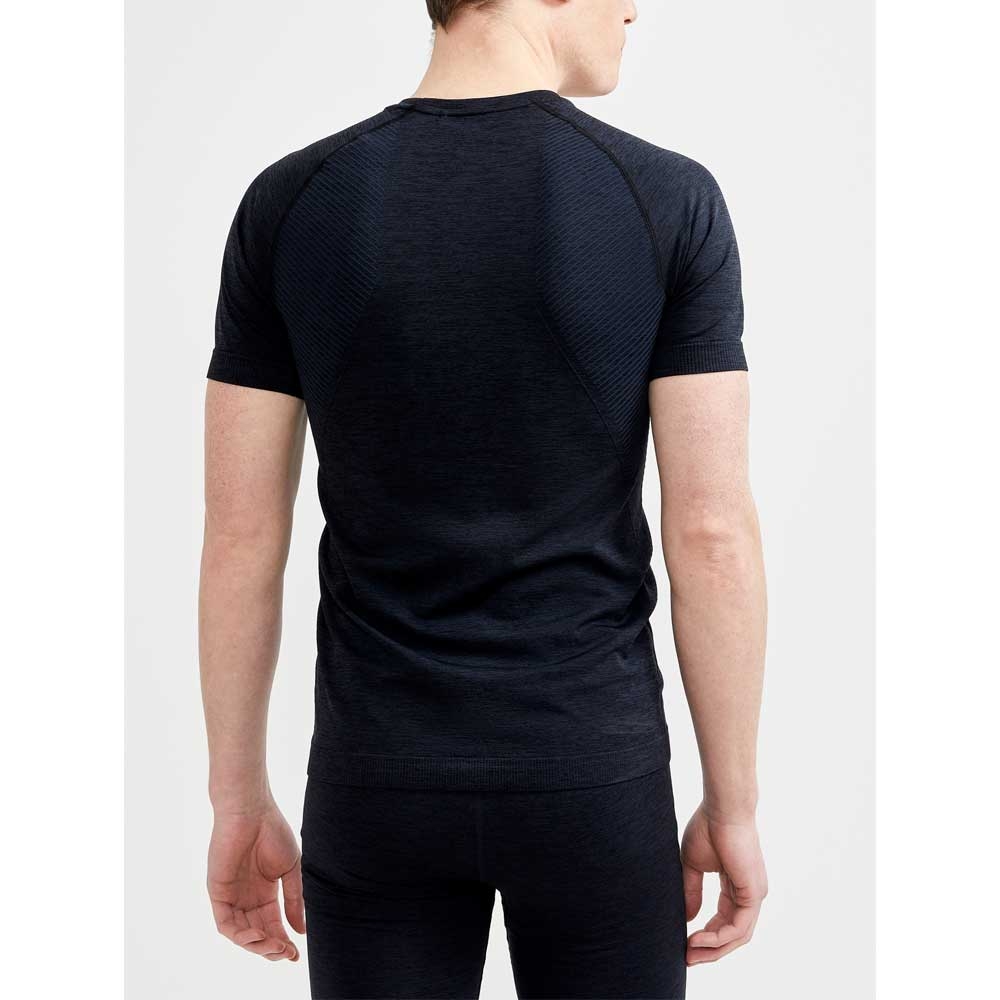 Craft Craft Core Dry Act. Comf.Short Sleeve 1911678-B999000 onderkleding/thermokleding Craft Core Dry Act. Comf.Short Sleeve Black 1911678-B999000 onderkleding/thermokleding online bestellen bij Kathmandu Outdoor & Travel