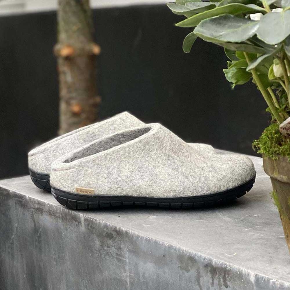 Glerups Glerups Slip-On Rubber BR01-02-GREY/BLKRUB pantoffels en huissokken Glerups Slip-On Rubber Grey BR01-02-GREY/BLKRUB pantoffels en huissokken online bestellen bij Kathmandu Outdoor & Travel