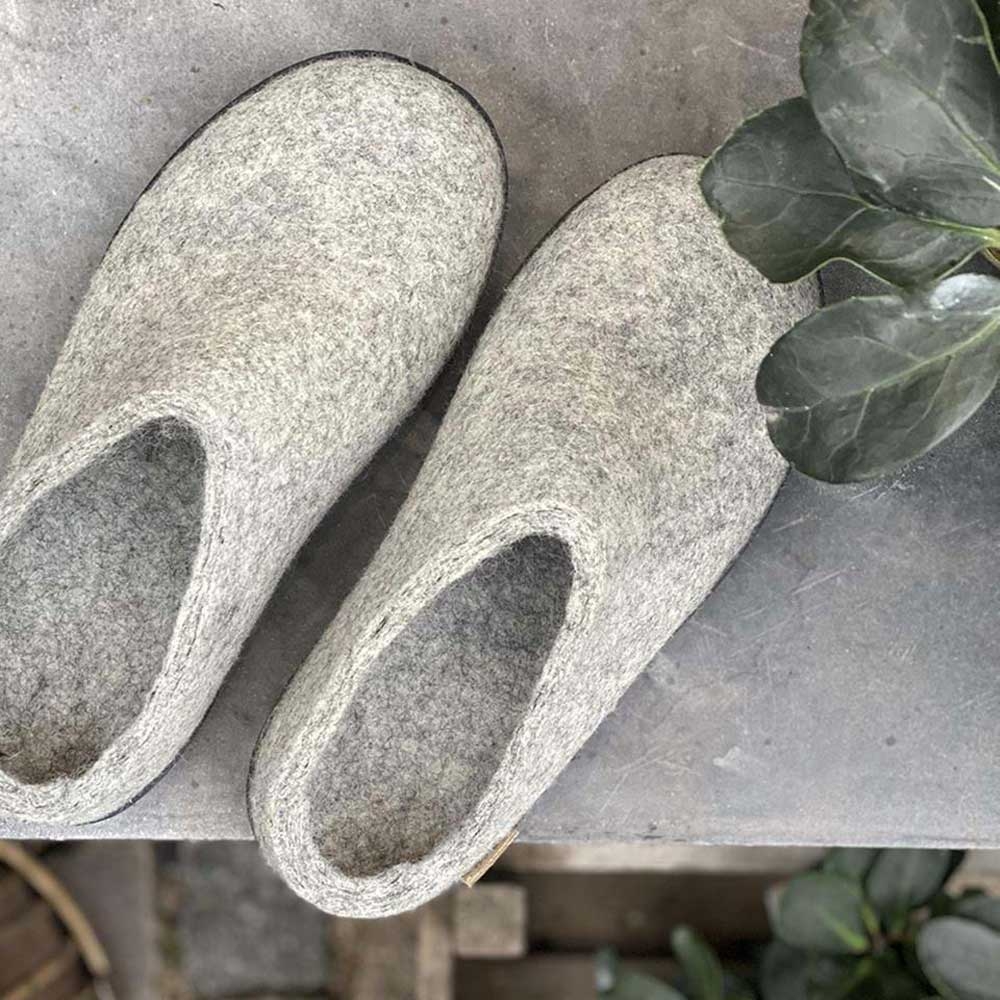 Glerups Glerups Slip-On Rubber BR01-02-GREY/BLKRUB pantoffels en huissokken Glerups Slip-On Rubber Grey BR01-02-GREY/BLKRUB pantoffels en huissokken online bestellen bij Kathmandu Outdoor & Travel