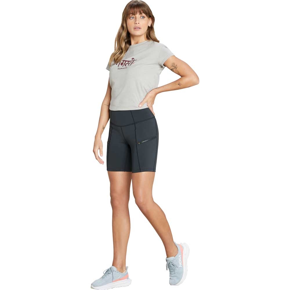 Sherpa Adventure Gear Sherpa Adventure Gear Sahasa Short Women's SW23016-130 broeken Sherpa Adventure Gear Sahasa Short Women's Black SW23016-130 broeken online bestellen bij Kathmandu Outdoor & Travel