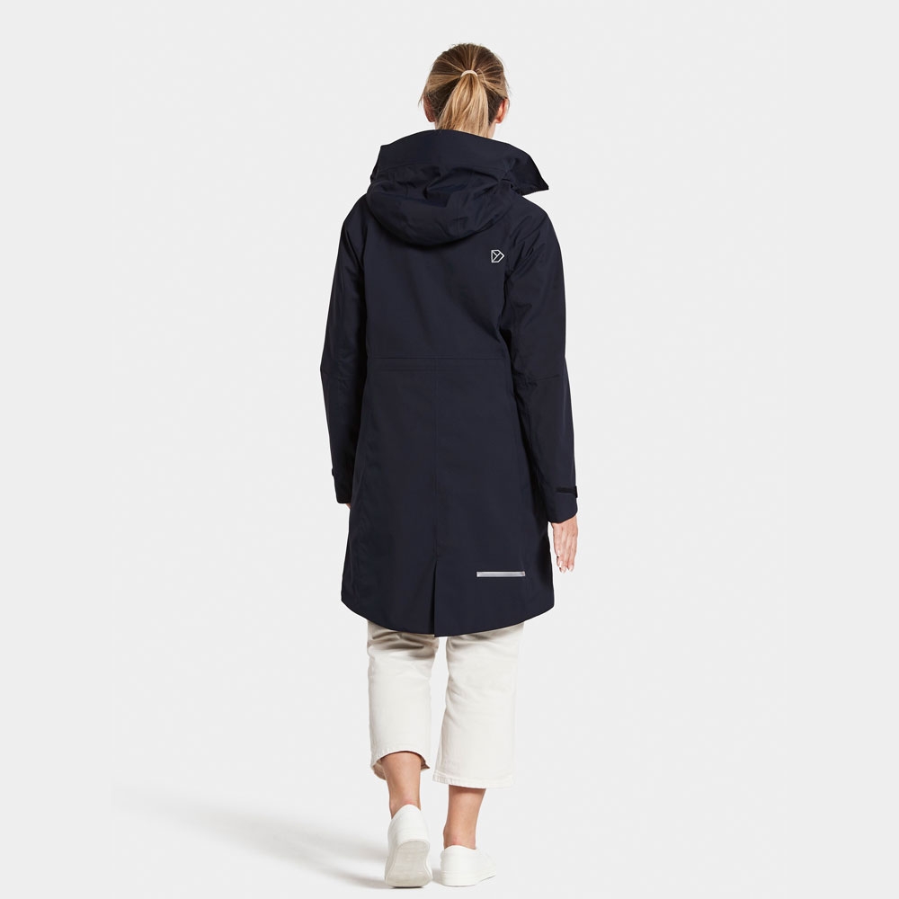Didriksons Didriksons Ilma Parka 5 Women's 504050-999 jassen Didriksons Ilma Parka 5 Women's Dark Night Blue 504050-999 jassen online bestellen bij Kathmandu Outdoor & Travel