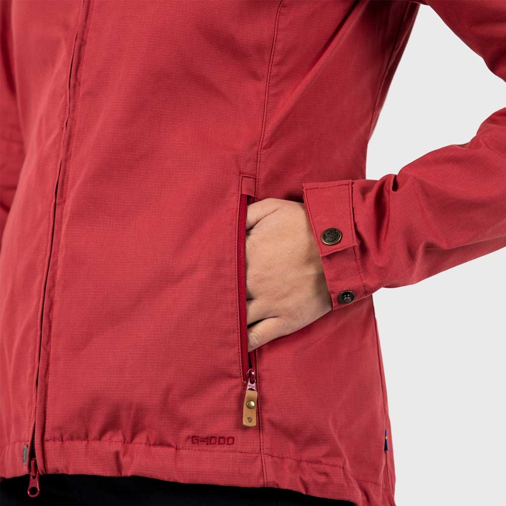 Fjällräven Fjällräven Stina Jacket Women's 89234-342 jassen Fjällräven Stina Jacket Women's Raspberry Red 89234-342 jassen online bestellen bij Kathmandu Outdoor & Travel