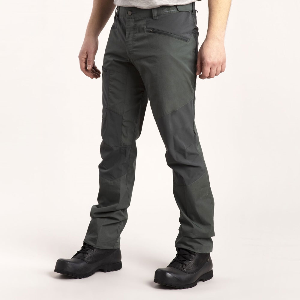 Lundhags Lundhags Makke LT Pant 1114148-655 broeken Lundhags Makke LT Pant Dk Agave/Seaweed 1114148-655 broeken online bestellen bij Kathmandu Outdoor & Travel