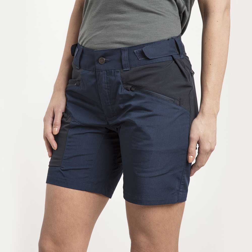Lundhags Makke LT Shorts Women's Light Navy/Deep Blue 1124151-671 broeken online bestellen bij Kathmandu Outdoor & Travel