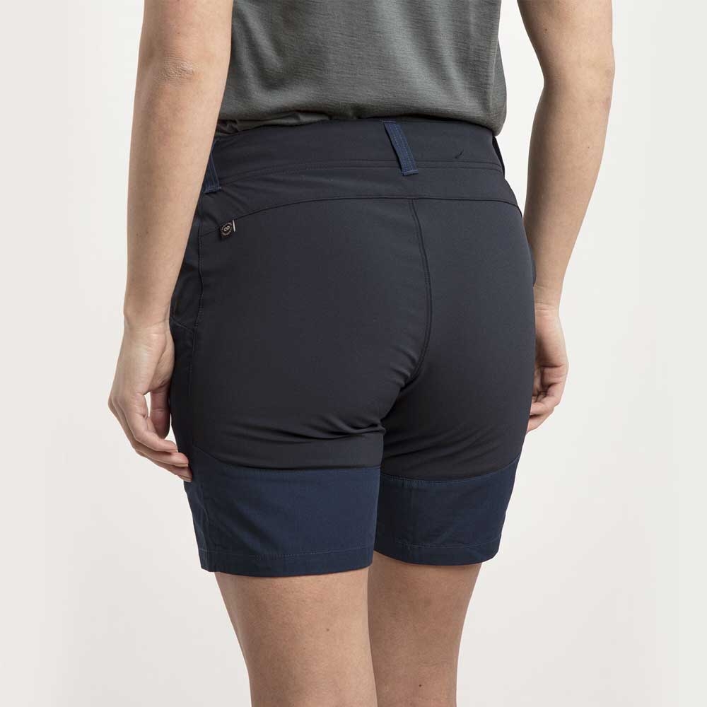 Lundhags Makke LT Shorts Women's Light Navy/Deep Blue 1124151-671 broeken online bestellen bij Kathmandu Outdoor & Travel