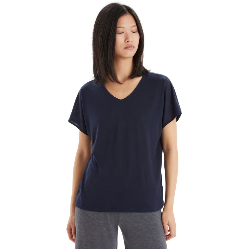 Icebreaker Drayden Reversible Short Sleeve Top Women's Midnight Navy 0A56ES-IB401 shirts en tops online bestellen bij Kathmandu Outdoor & Travel