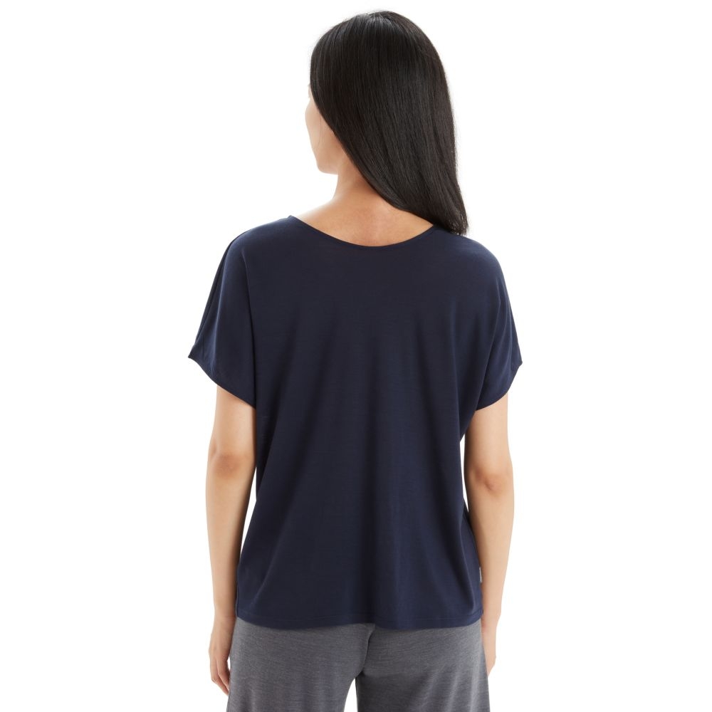 Icebreaker Drayden Reversible Short Sleeve Top Women's Midnight Navy 0A56ES-IB401 shirts en tops online bestellen bij Kathmandu Outdoor & Travel