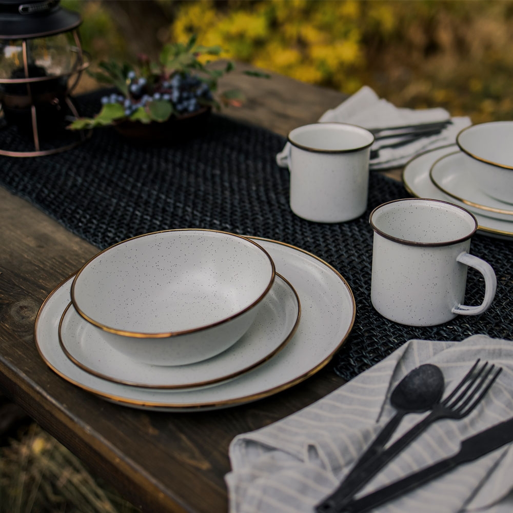 Barebones Barebones Plate Enamel 2 Pcs CKW-391 koken Barebones Plate Enamel 2 Pcs Egg Shell CKW-391 koken online bestellen bij Kathmandu Outdoor & Travel