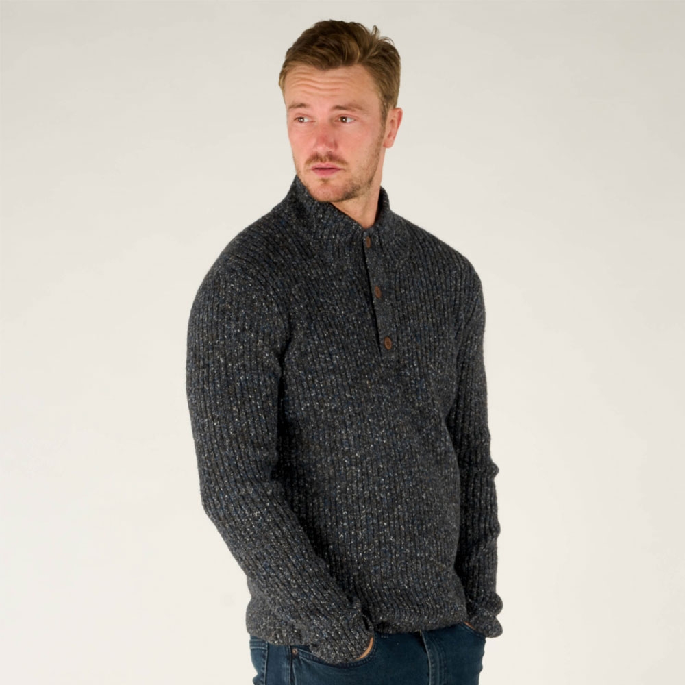 Sherpa Adventure Gear Sherpa Adventure Gear Ranga Button Mock Neck SM15027-390 fleeces en truien Sherpa Adventure Gear Ranga Button Mock Neck Kharani Grey SM15027-390 fleeces en truien online bestellen bij Kathmandu Outdoor & Travel