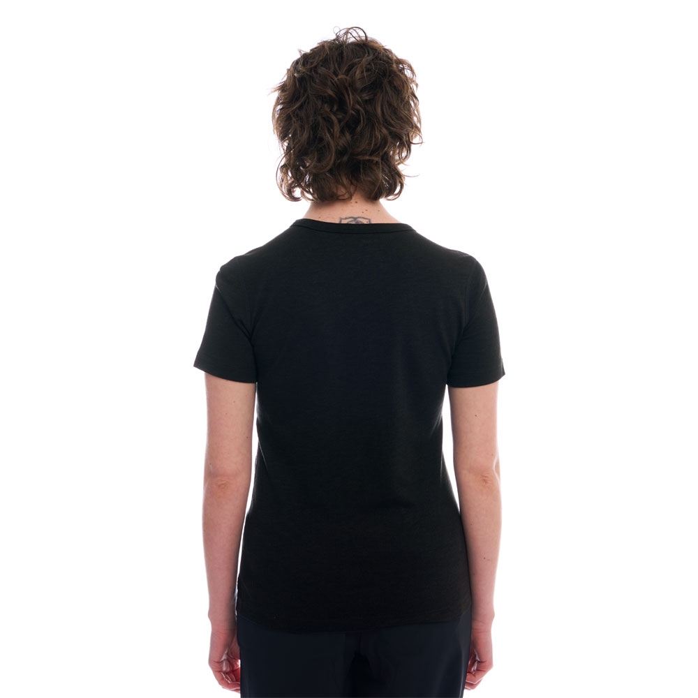Artilect Artilect Artilectual Tee Women's 122WS16-Black shirts en tops Artilect Artilectual Tee Women's Black 122WS16-Black shirts en tops online bestellen bij Kathmandu Outdoor & Travel