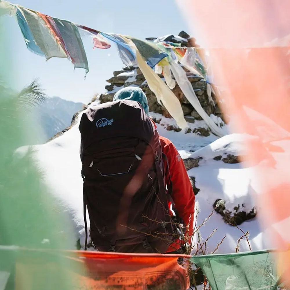 Lowe Alpine Cerro Torre 80:100 M-L  Black / Greyhound FBQ-02-BL-80 trekkingrugzakken online bestellen bij Kathmandu Outdoor & Travel